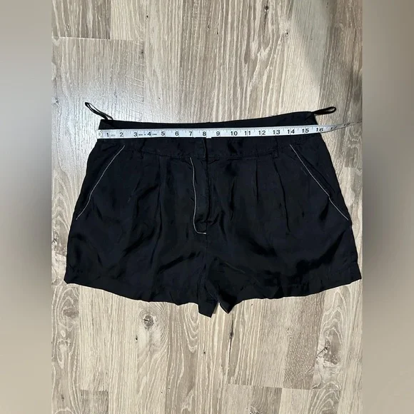 Tibi Black shorts size 8 Black White‎ Pin Stripe Cupro Pleated Front High Rise - Picture 7 of 9